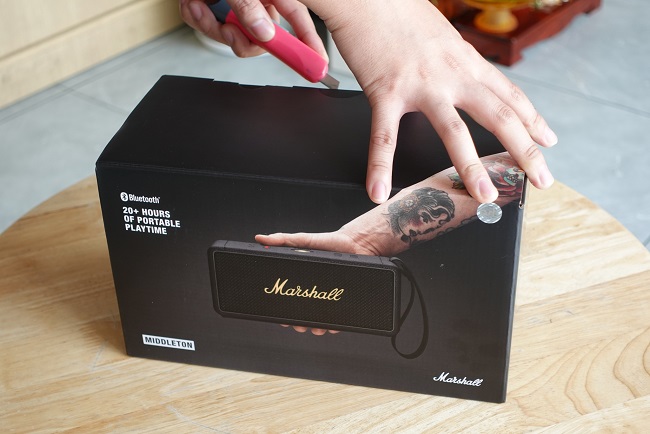 Marshall Middleton: loa di động âm thanh 360 độ, bass mạnh, kháng nước IP67, pin hơn 20h缩略图 Marshall Middleton: loa di động âm thanh 360 độ, bass mạnh, kháng nước IP67, pin hơn 20h缩略图