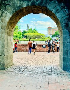 6 ngày 5 đêm Philippines, tour vượt thác ở Badian Cebu, tham quan Manila cũ và mới.