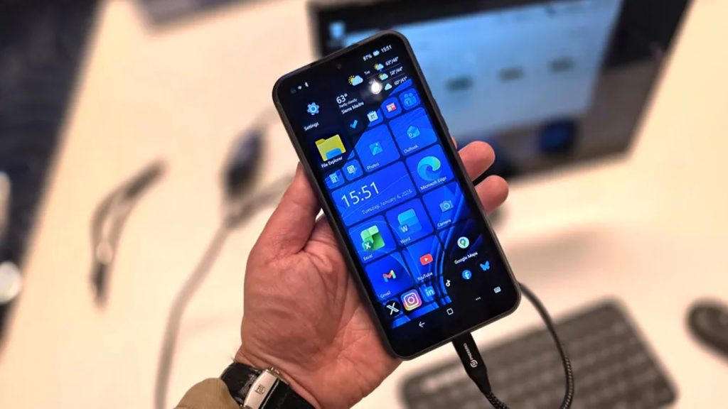 Sắp ra mắt smartphone chạy 3 hệ điều hành, có cả Windows 11, Linux và Android