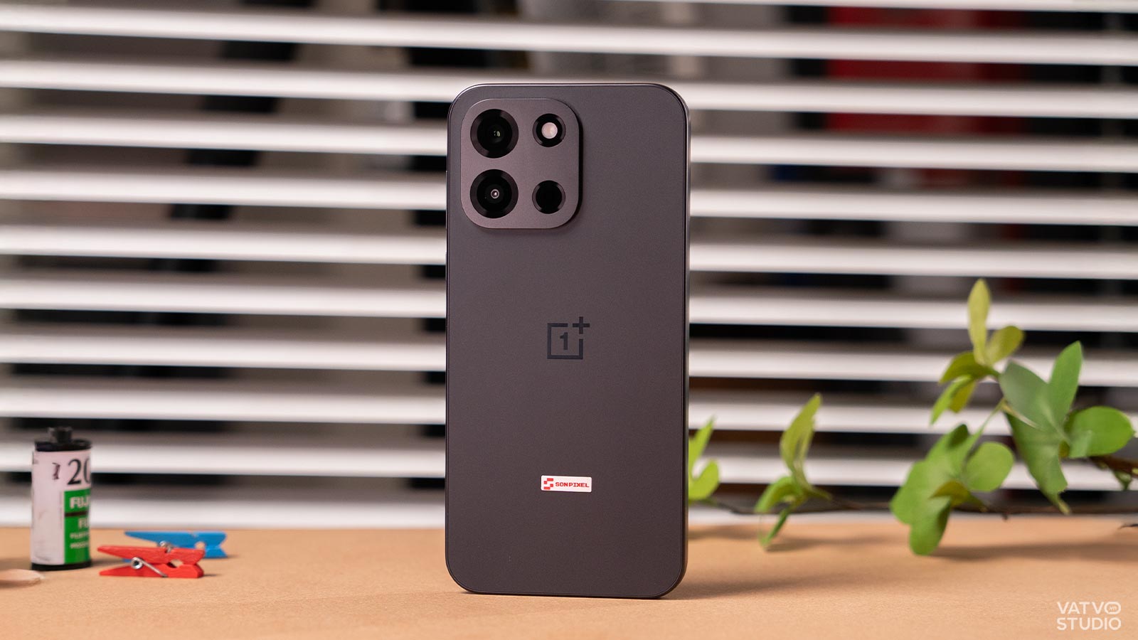 Trên tay OnePlus Turbo 6: Có pin 9.000mAh, Snapdragon 8s Gen 4 nhưng nhiều vấn đề