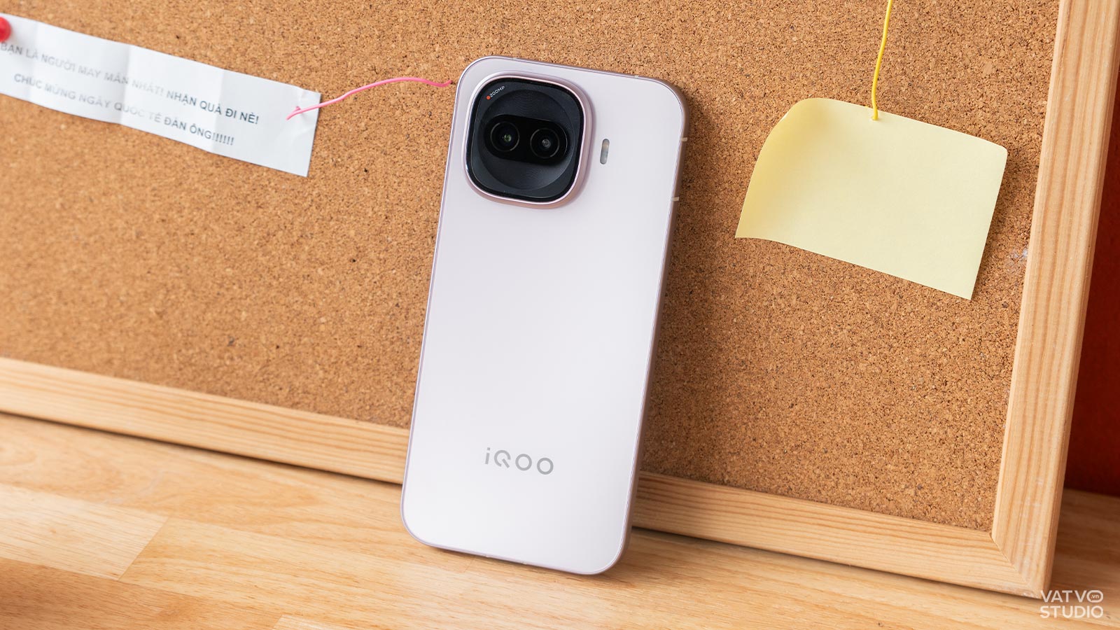 Trên tay iQOO Z11 Turbo: Snapdragon 8 Gen 5, camera 200MP, thiết kế mới nhưng giá tăng mạnh