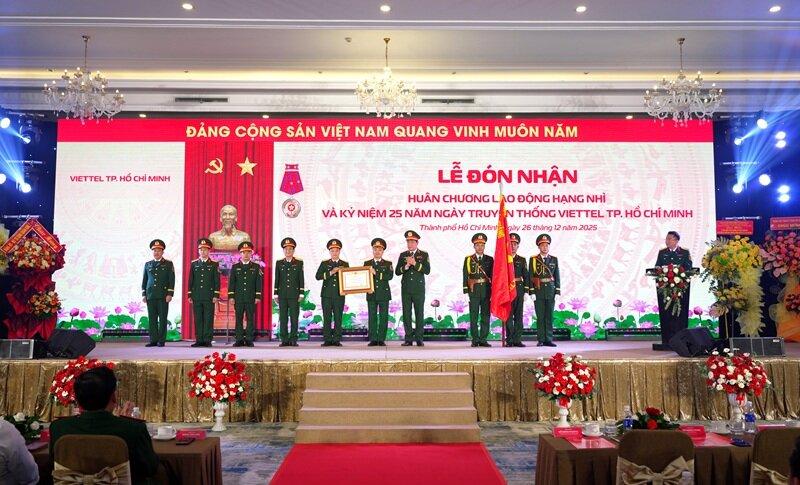 Viettel TP. Hồ Chí Minh 25 năm phát triển và vinh dự nhận Huân chương Lao động hạng Nhì