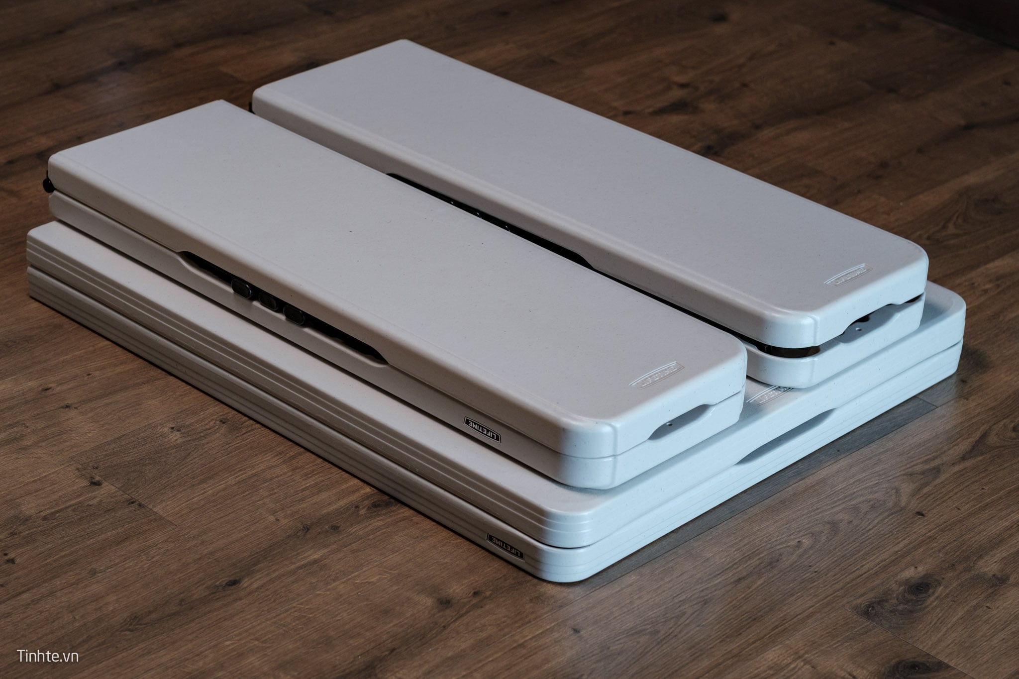 Trên tay bộ bàn ghế Lifetime: hơn 6 triệu, ngồi được 8 người