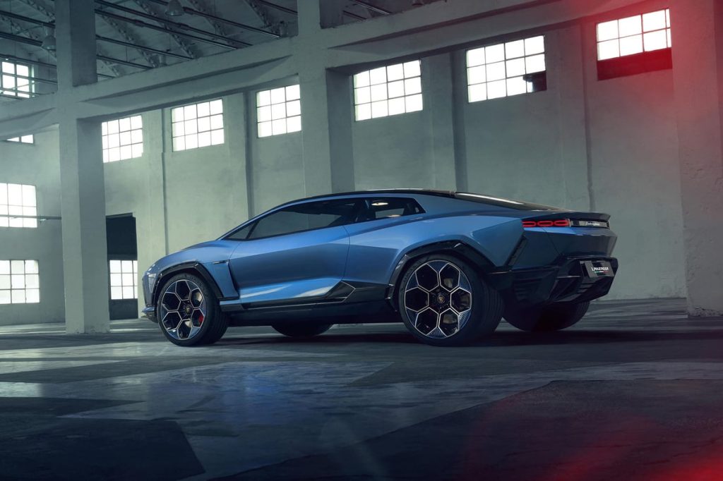 Lamborghini từ bỏ dự án xe điện, CEO nói "xe điện chẳng có cảm xúc"缩略图 Thích