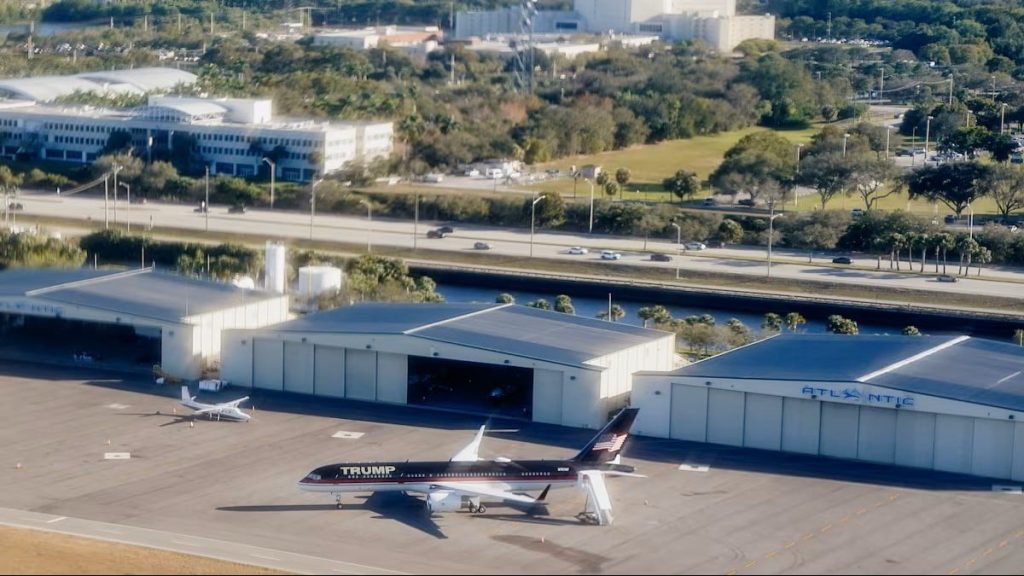 Florida muốn đổi tên sân bay Palm Beach thành Donald J. Trump缩略图 Edit