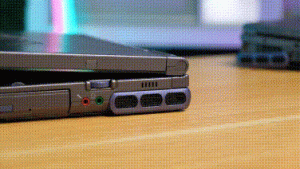 Cơ chế nâng bàn phím tự động của Sony Vaio XR1