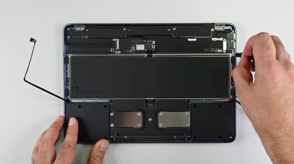 "Mổ bụng" MacBook Neo, đây là mẫu MacBook dễ sửa chữa nhất trong 14 năm qua缩略图 Edit