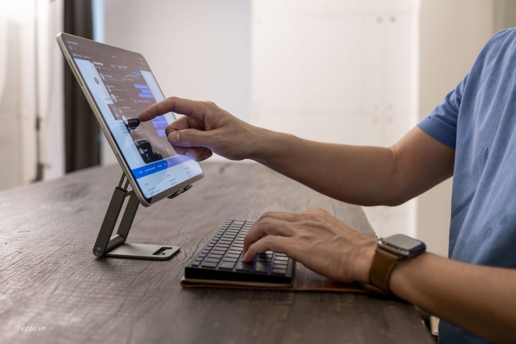 Trên tay giá đỡ iPad Ugreen LP263: góc nhìn cao, đẹp, khó xài缩略图 Edit