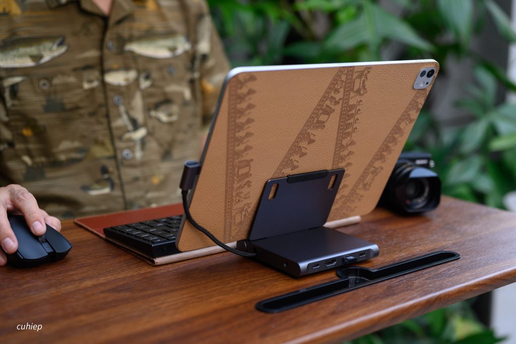 Trên tay đế iPad kiêm USB-C HUB Satechi với đầy đủ cổng kết nối, gập được缩略图 Edit