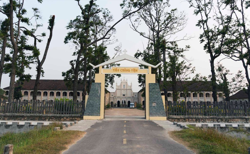 Vài hình ảnh chụp Tiểu chủng viện Lòng Sông缩略图 Edit