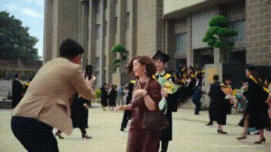 Camera Huawei Pura 90 tích hợp AI gợi ý tạo dáng theo thời gian thực