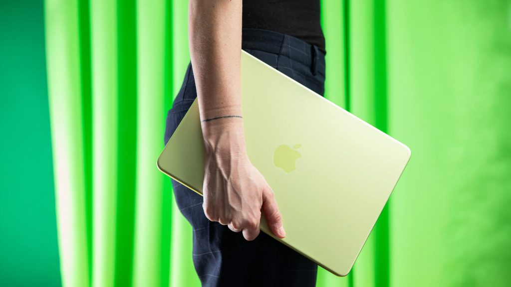 Apple tăng sản lượng chip A18 Pro do MacBook Neo cháy hàng